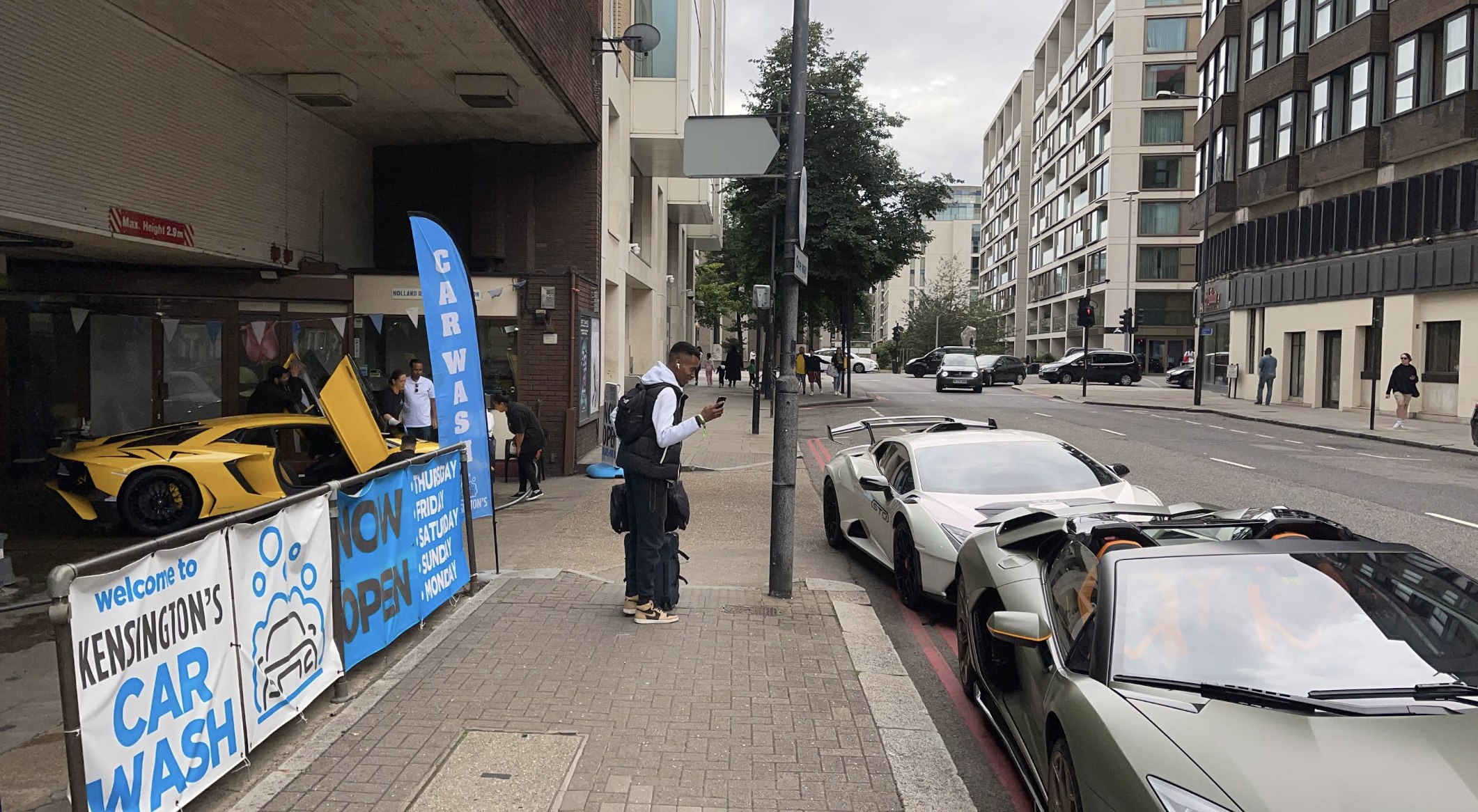 Holland Road: queued outside the forecourt at Kensington's Car Wash